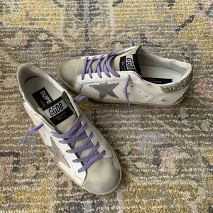LIKE NEW Golden Goose Deluxe Brand Superstar